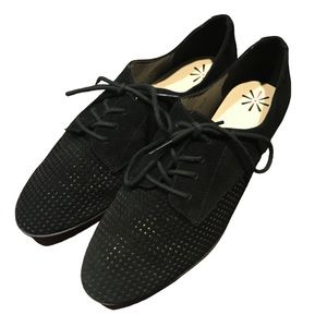 NWOT Isaac Mizrahi Frill Black Lace Up Perforated Leather Oxfords Size 9.5